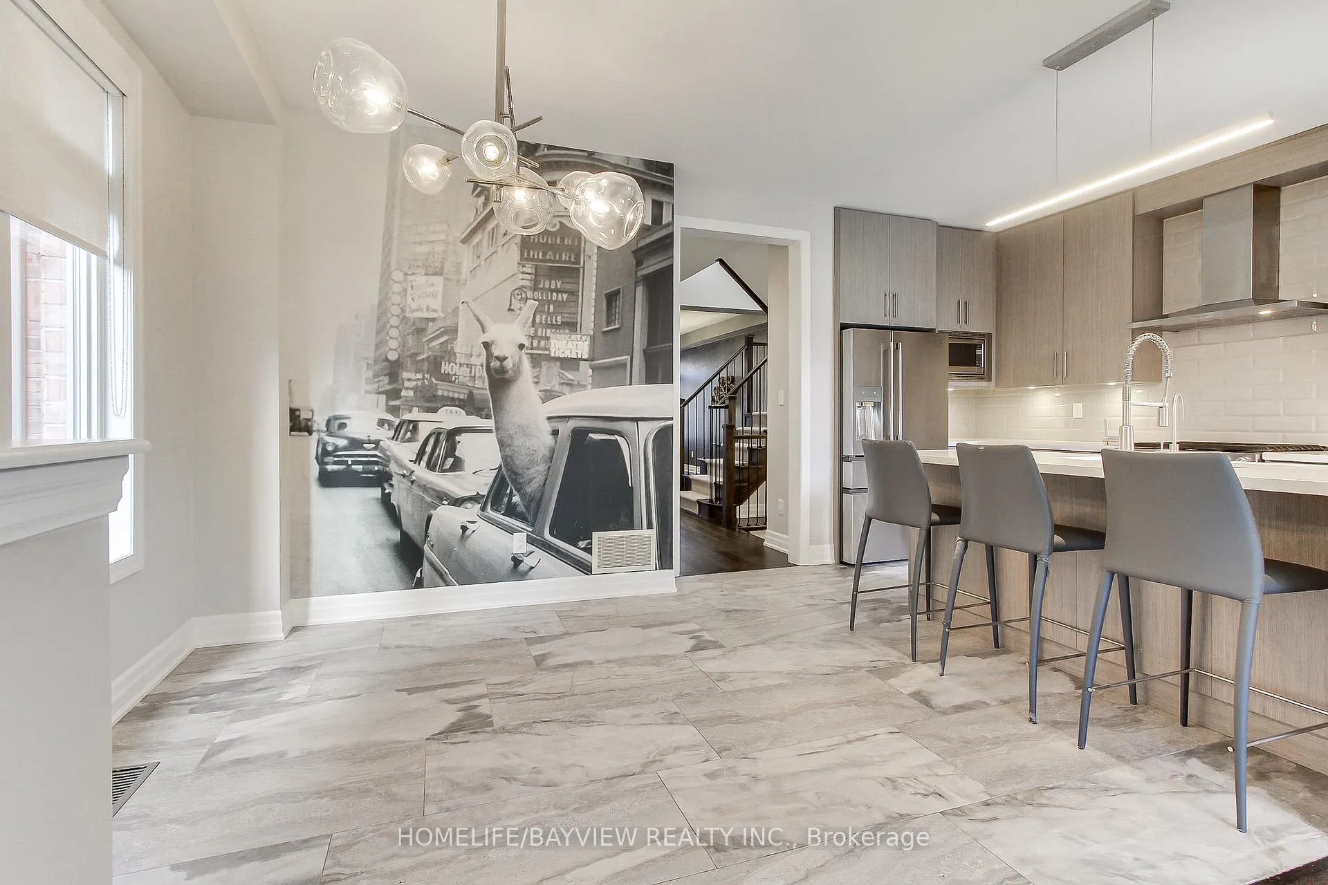Photo 7 of 23 Claudview Street, King, King City — HOMEH