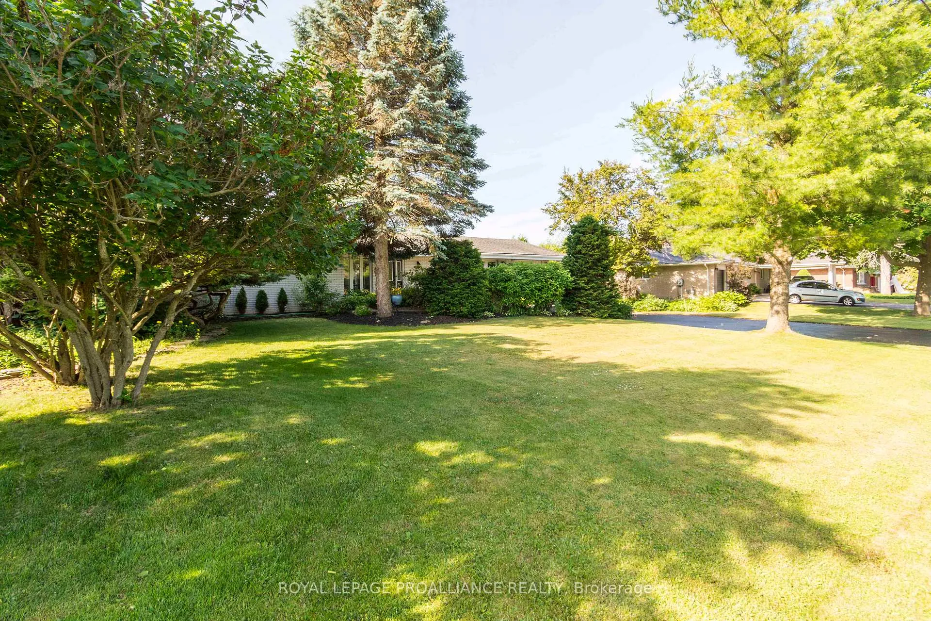 Photo 11 of 9 Dorthy Drive, Quinte West, Sidney Ward — HOMEH