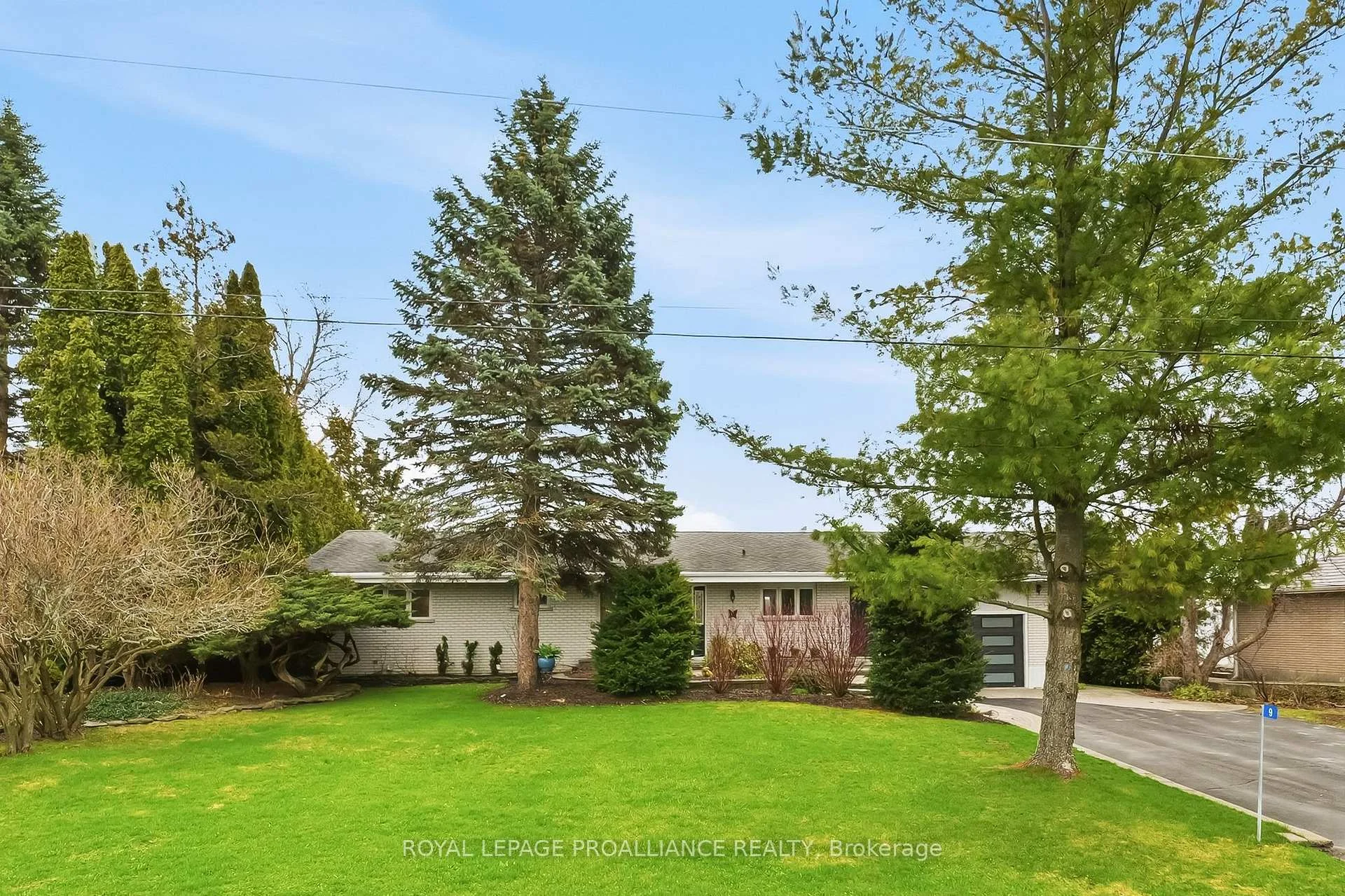 Photo 5 of 9 Dorthy Drive, Quinte West, Sidney Ward — HOMEH