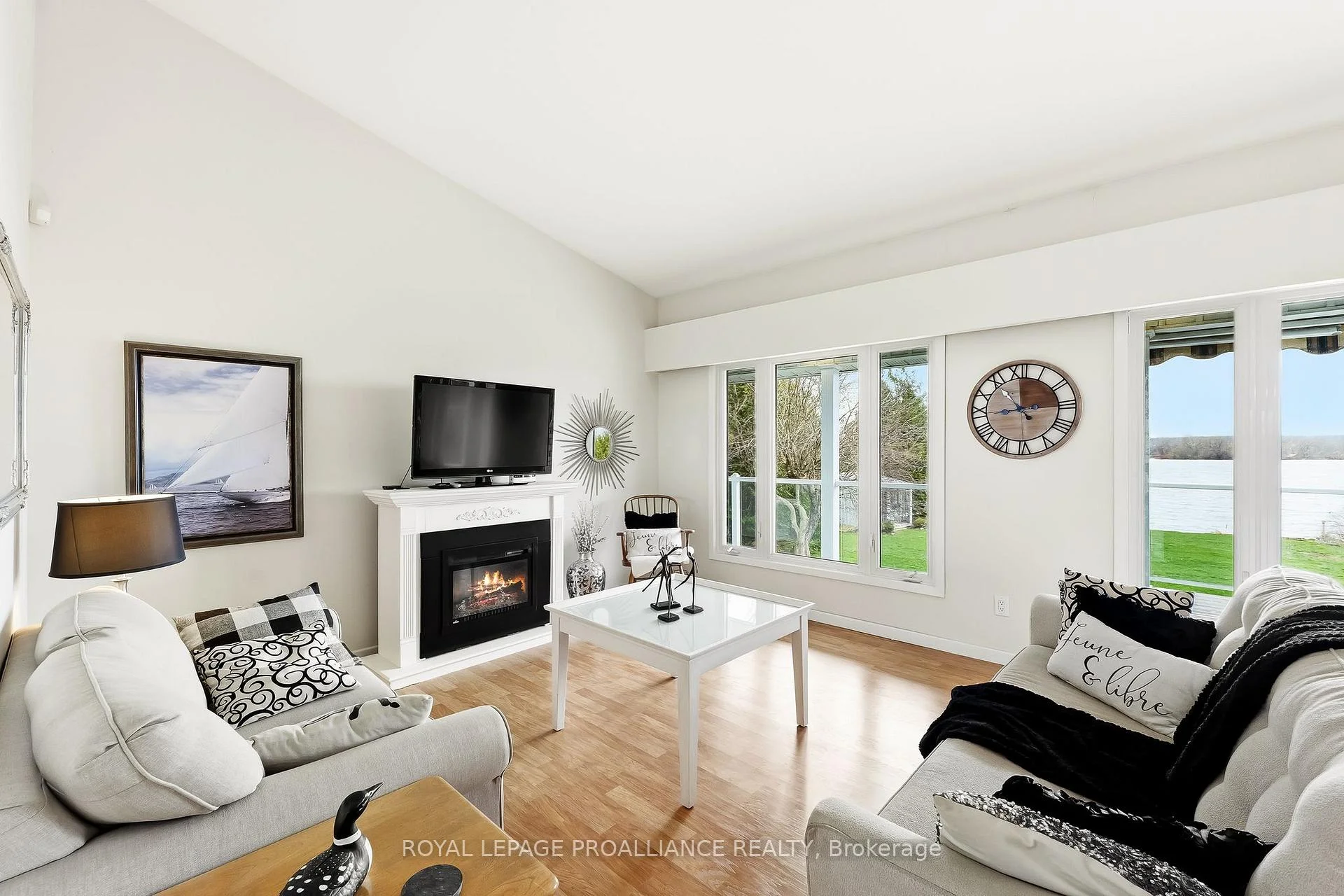 Photo 10 of 9 Dorthy Drive, Quinte West, Sidney Ward — HOMEH