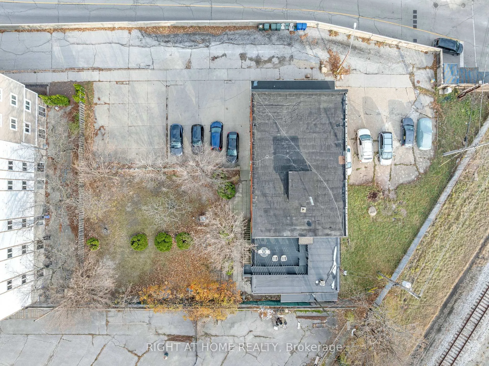 Photo 6 of Unit 4, 279 Drouillard Road, Windsor — HOMEH