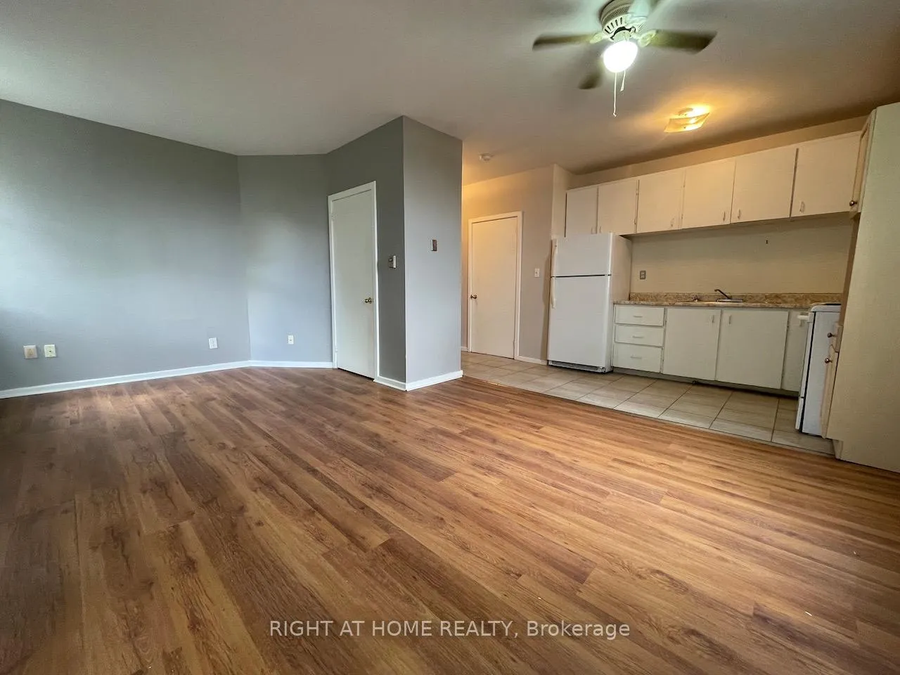 Photo 16 of Unit 4, 279 Drouillard Road, Windsor — HOMEH