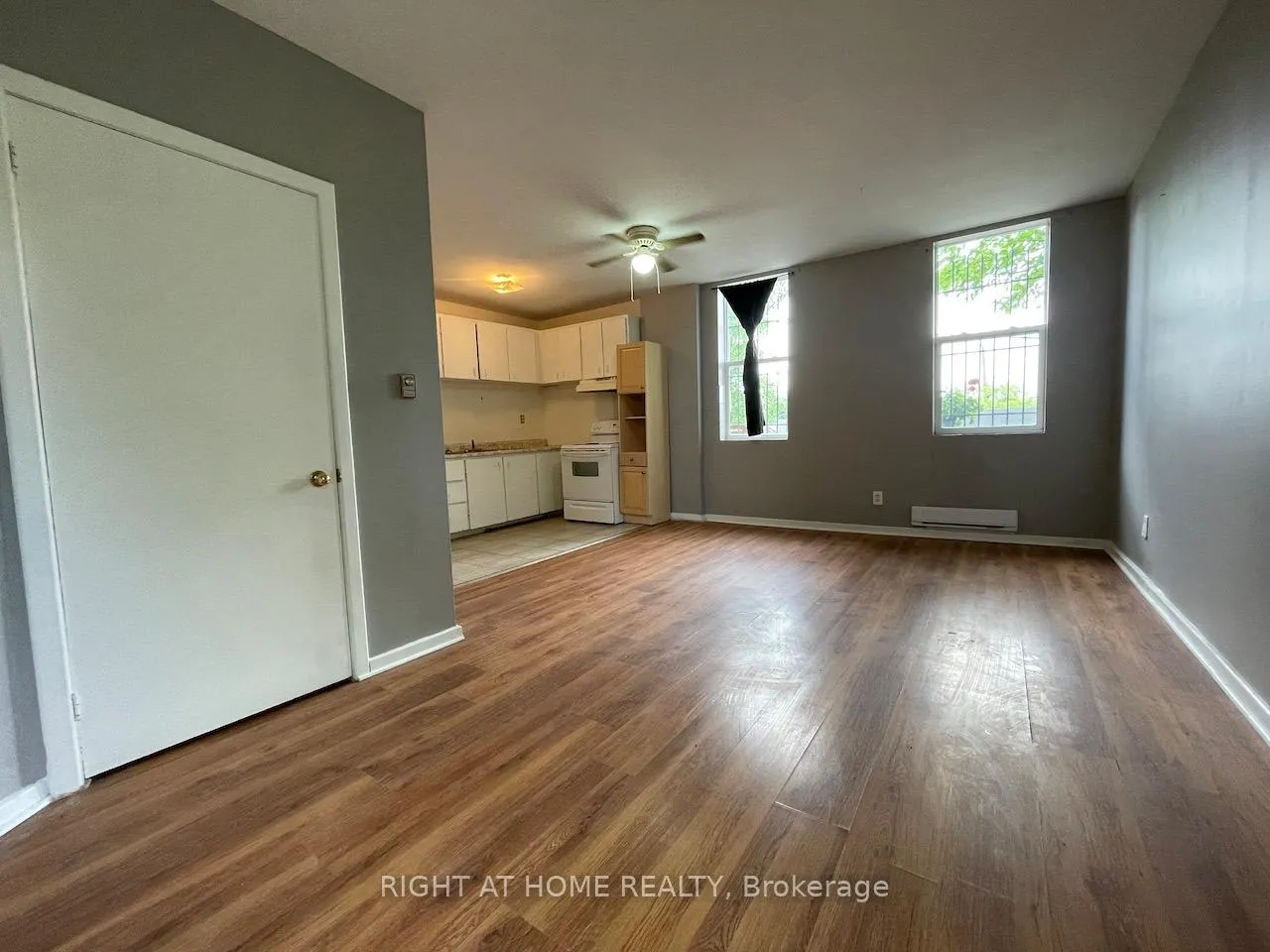 Photo 17 of Unit 4, 279 Drouillard Road, Windsor — HOMEH