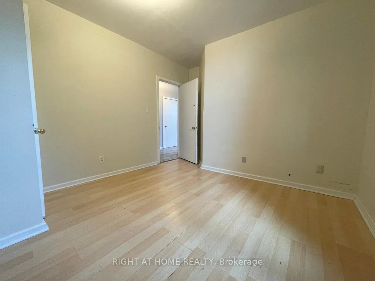 Photo 21 of Unit 4, 279 Drouillard Road, Windsor — HOMEH
