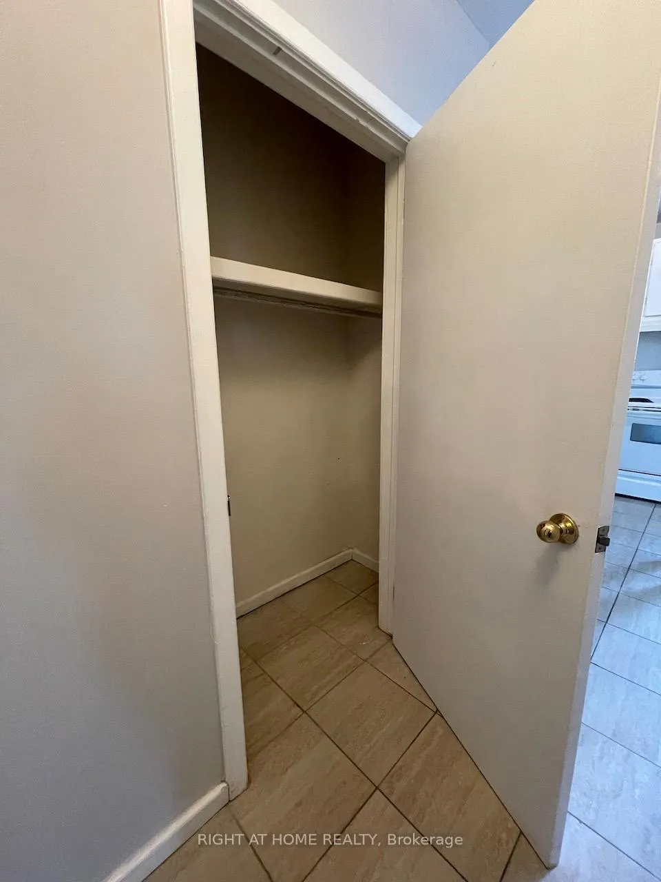 Photo 24 of Unit 4, 279 Drouillard Road, Windsor — HOMEH