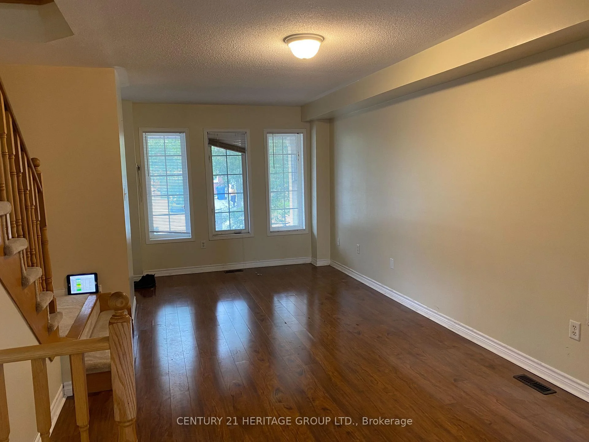 Photo 5 of 183 Knapton Drive, Newmarket, Woodland Hill — HOMEH
