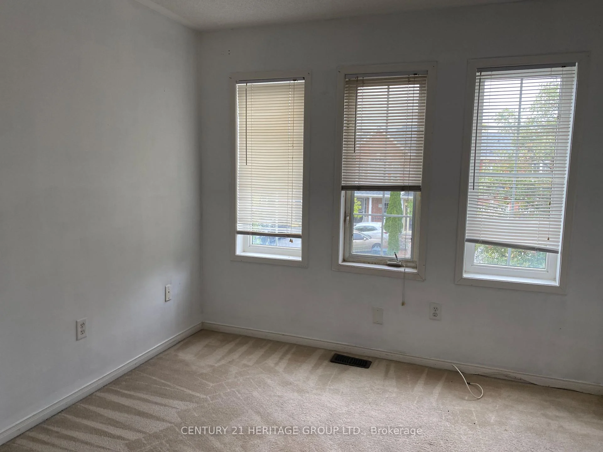 Photo 7 of 183 Knapton Drive, Newmarket, Woodland Hill — HOMEH