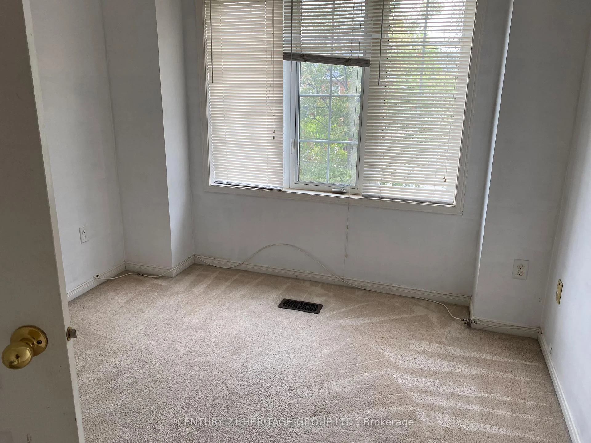 Photo 8 of 183 Knapton Drive, Newmarket, Woodland Hill — HOMEH