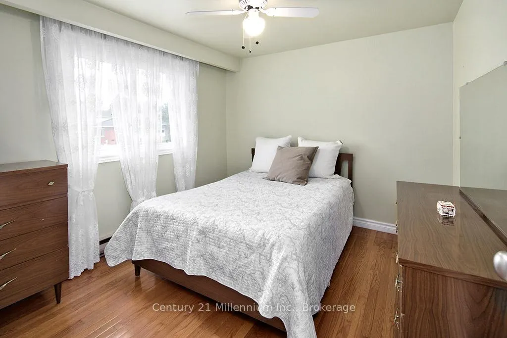Photo 17 of 555 Spruce Street, Collingwood — HOMEH