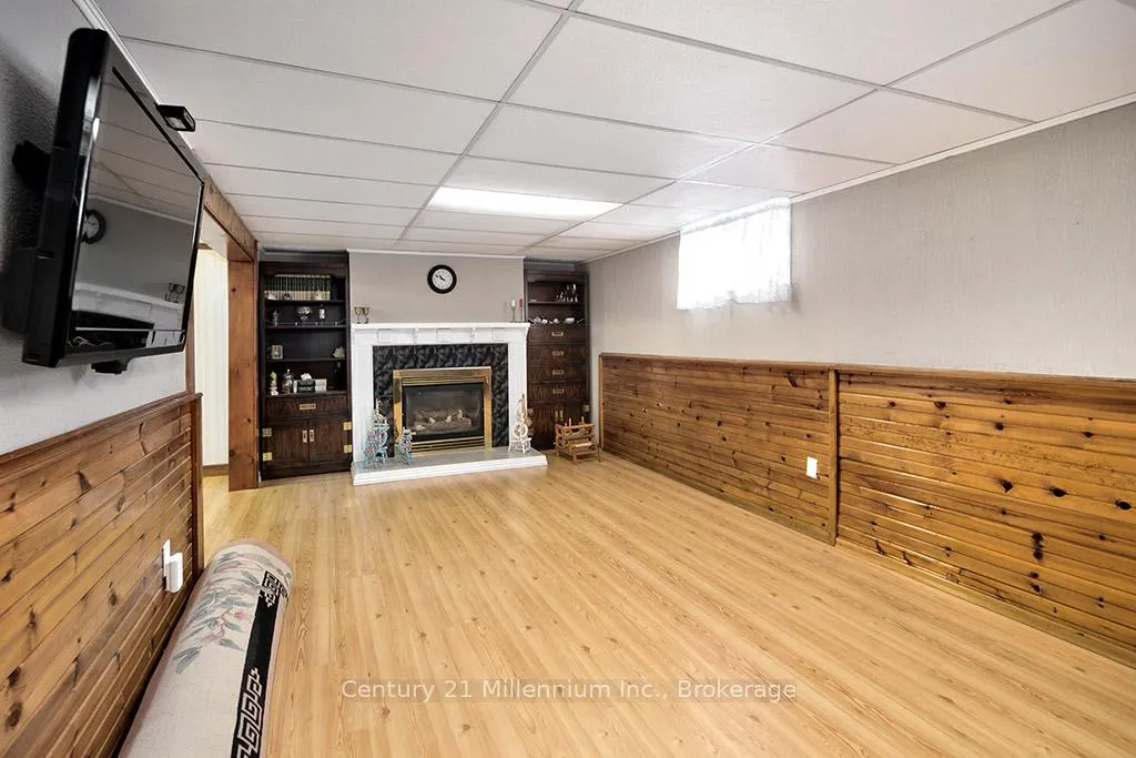 Photo 19 of 555 Spruce Street, Collingwood — HOMEH