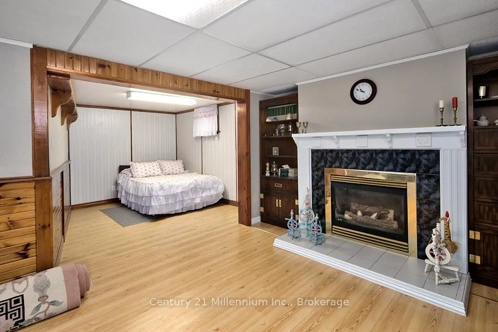 Photo 20 of 555 Spruce Street, Collingwood — HOMEH