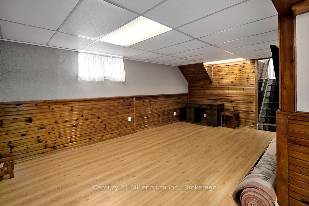 Photo 21 of 555 Spruce Street, Collingwood — HOMEH