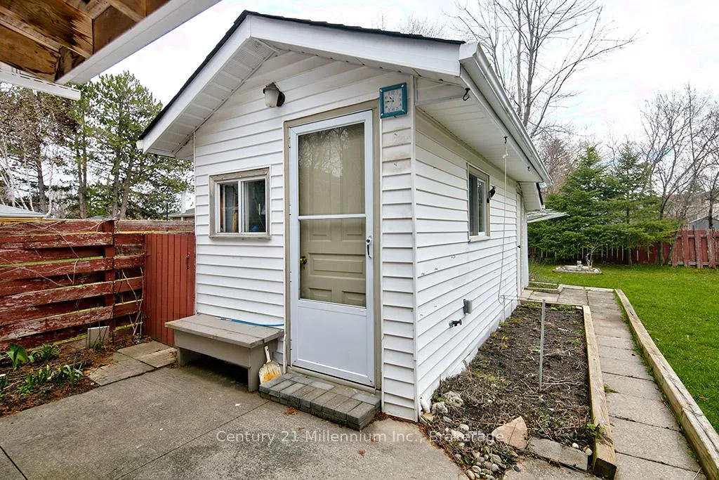 Photo 26 of 555 Spruce Street, Collingwood — HOMEH