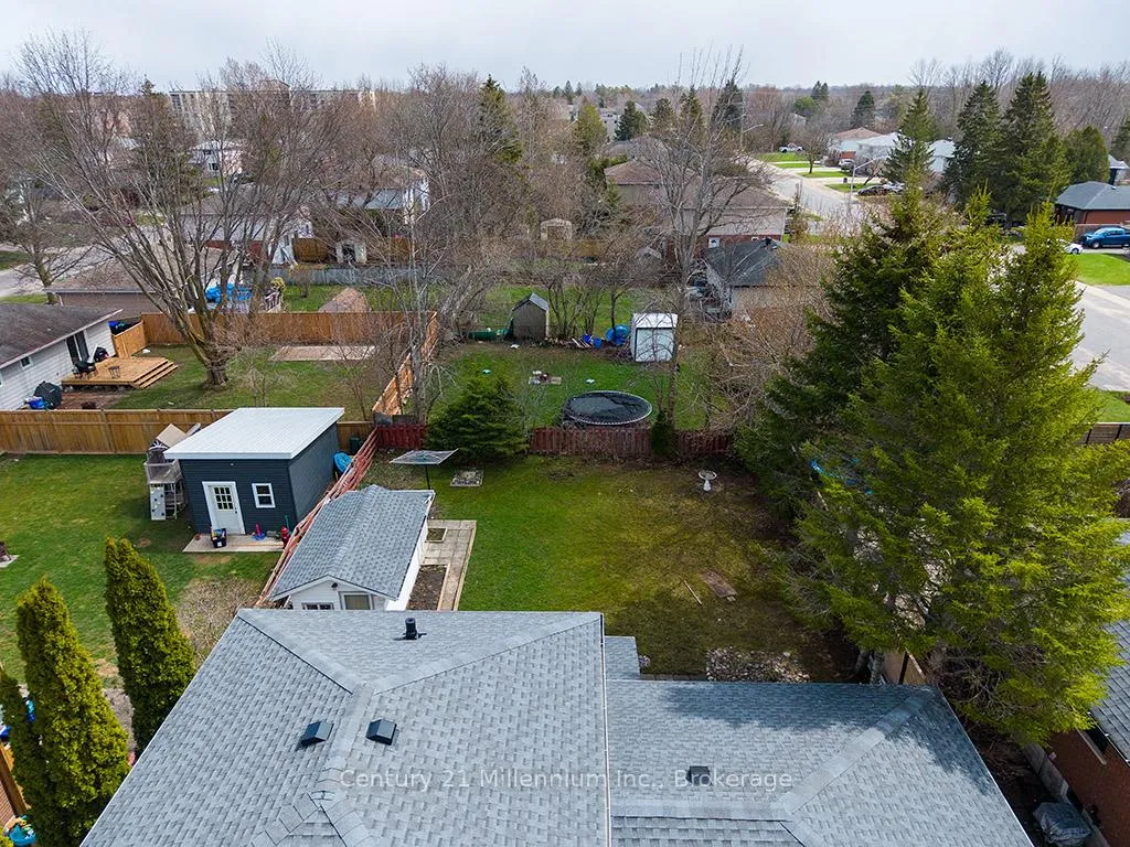 Photo 27 of 555 Spruce Street, Collingwood — HOMEH