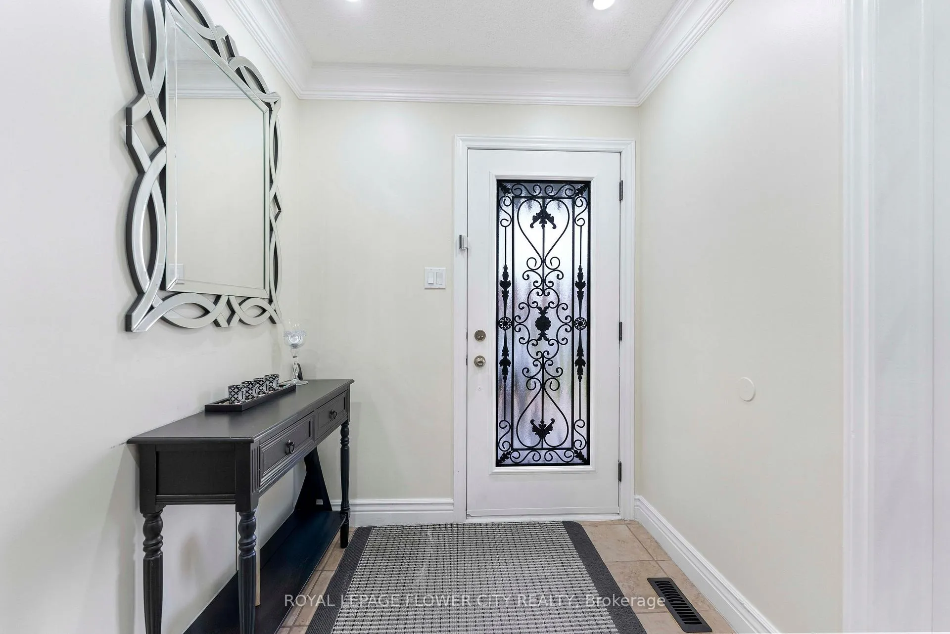 Photo 3 of 124 Candy Crescent, Brampton, Northwood Park — HOMEH
