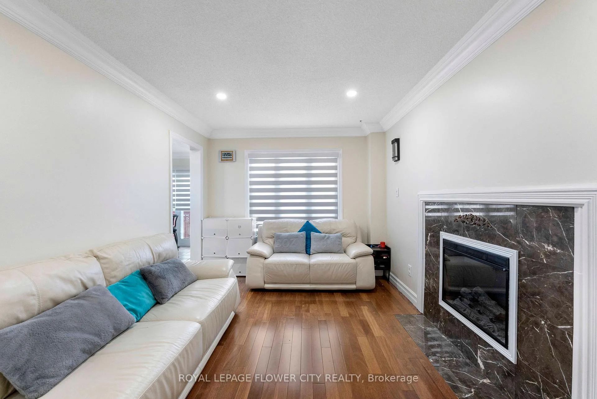 Photo 6 of 124 Candy Crescent, Brampton, Northwood Park — HOMEH