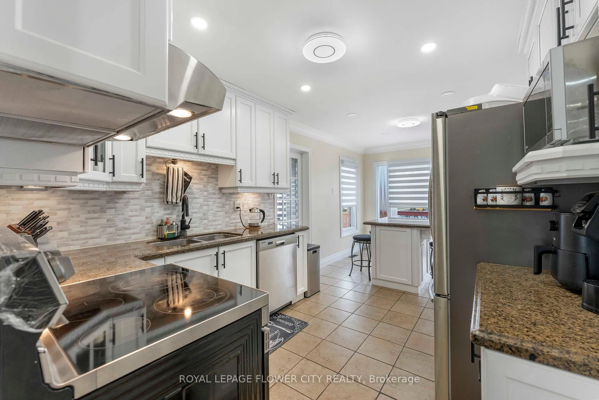 Photo 10 of 124 Candy Crescent, Brampton, Northwood Park — HOMEH
