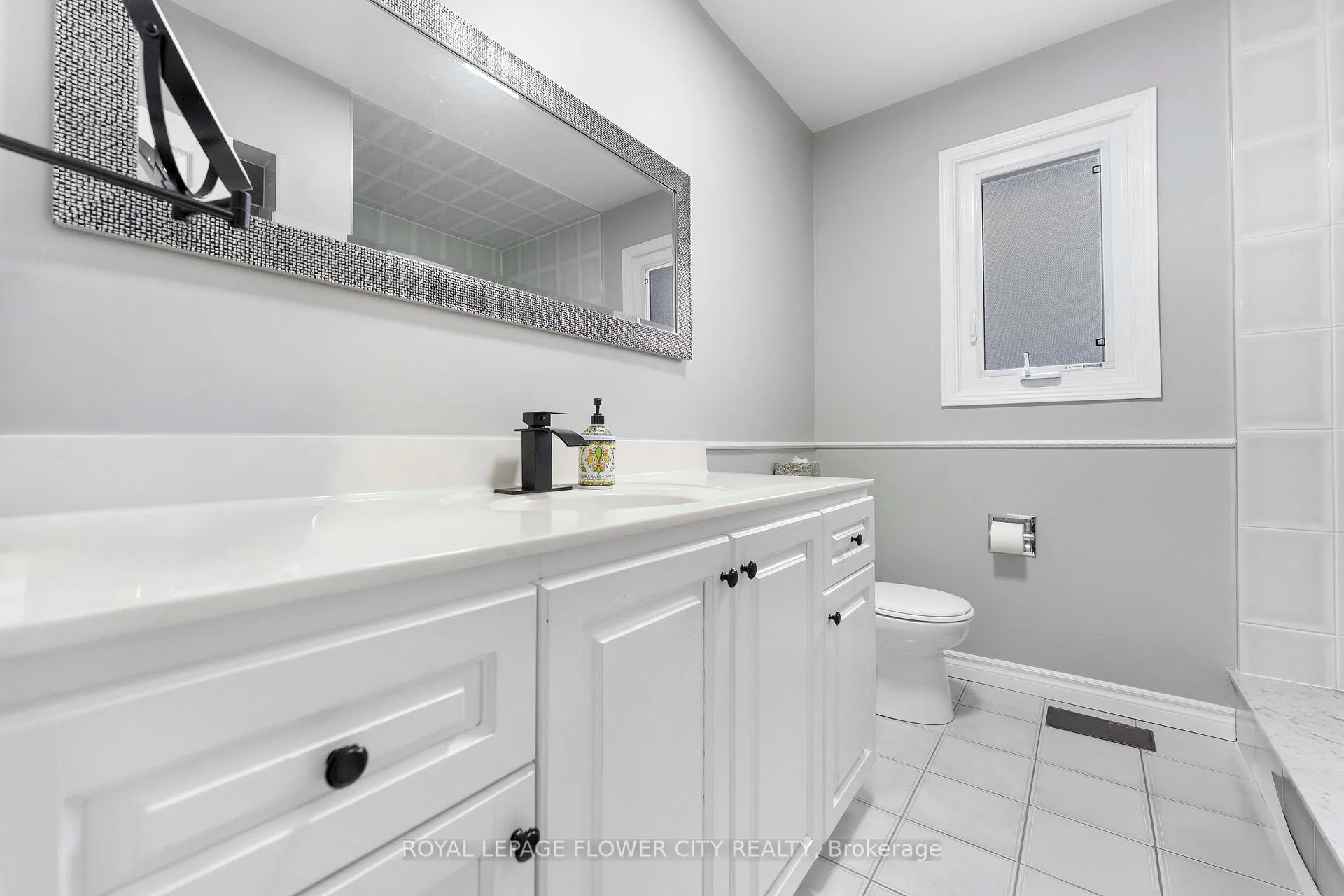 Photo 17 of 124 Candy Crescent, Brampton, Northwood Park — HOMEH