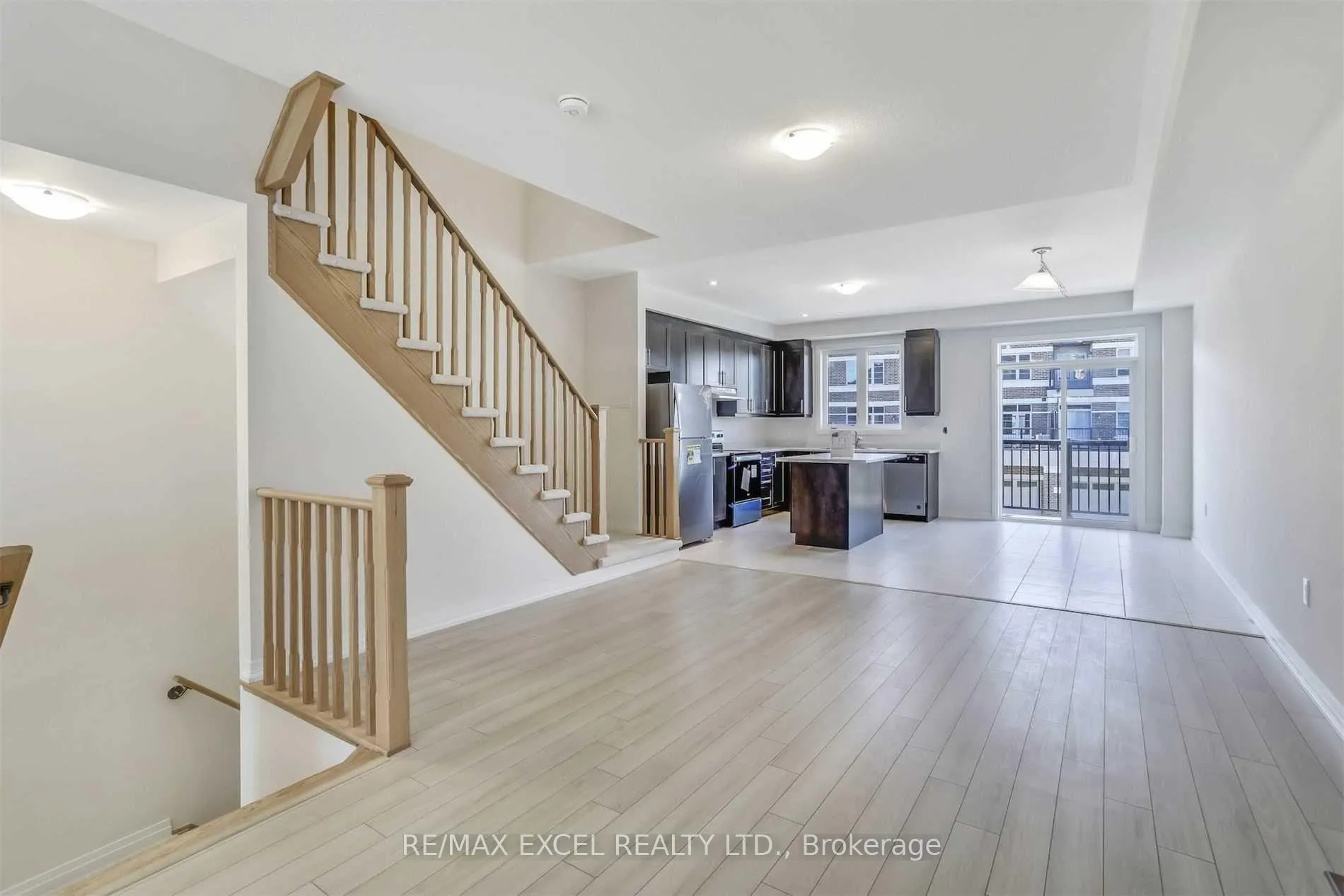 Photo 8 of 40 Sissons Way, Markham, Cedar Grove — HOMEH