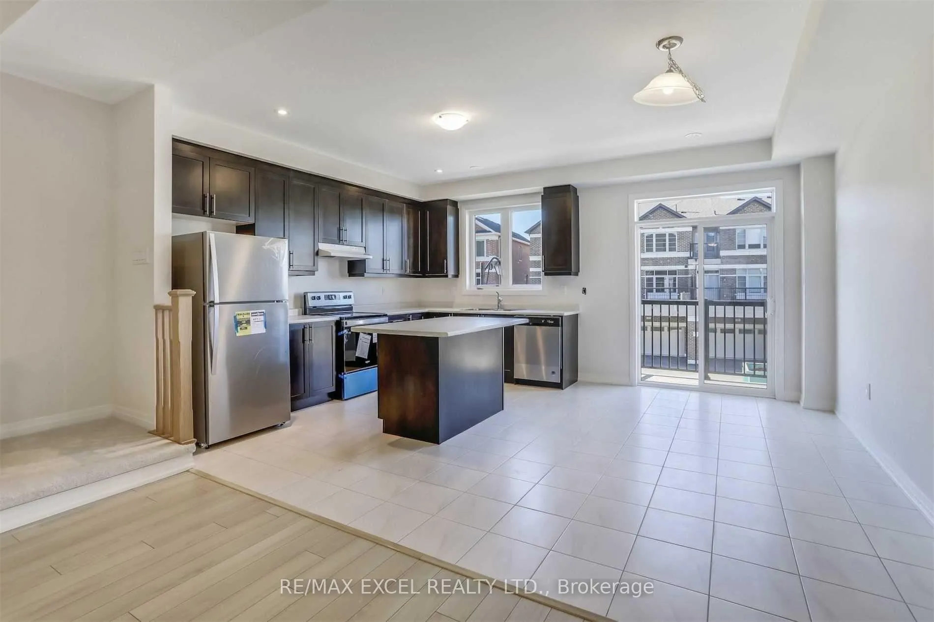 Photo 10 of 40 Sissons Way, Markham, Cedar Grove — HOMEH