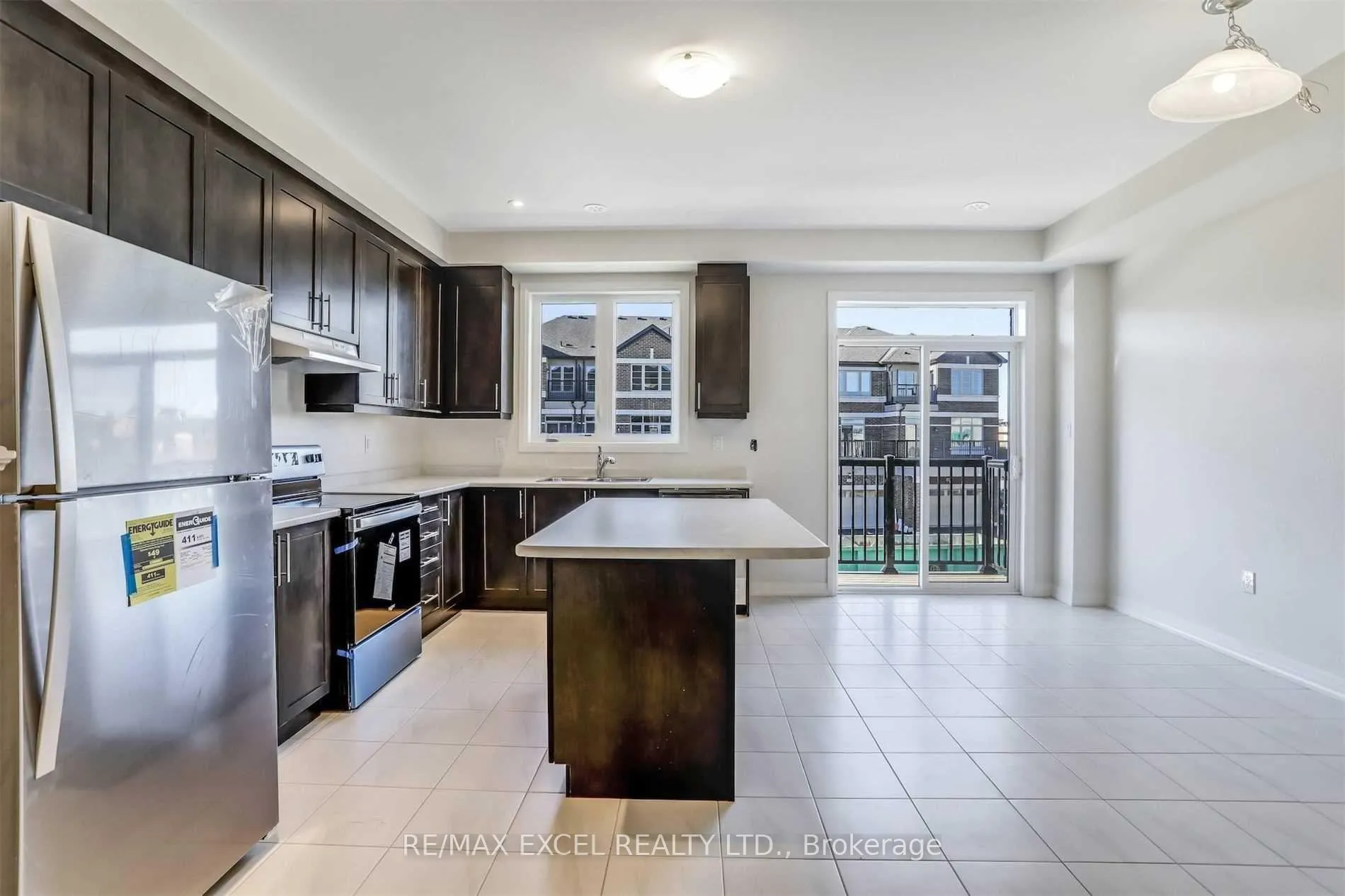 Photo 11 of 40 Sissons Way, Markham, Cedar Grove — HOMEH