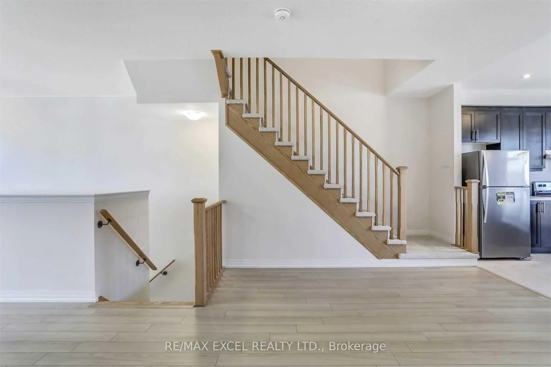 Photo 12 of 40 Sissons Way, Markham, Cedar Grove — HOMEH
