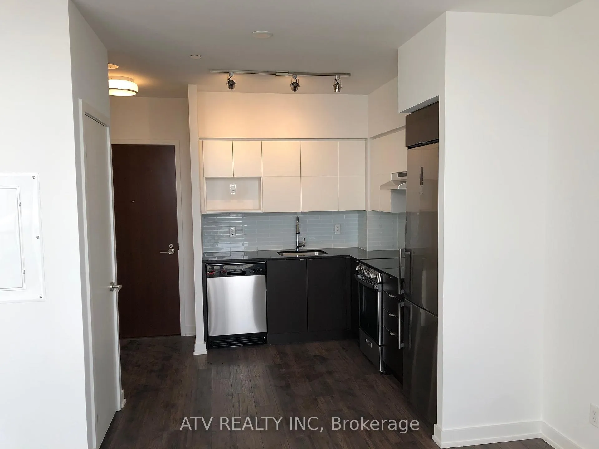 Photo 5 of Unit 1521, 120 Varna Drive, Toronto, Englemount-Lawrence — HOMEH