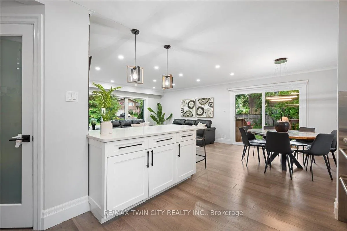 Photo 11 of 162 Greenbrook Drive, Kitchener, Meinzinger — HOMEH