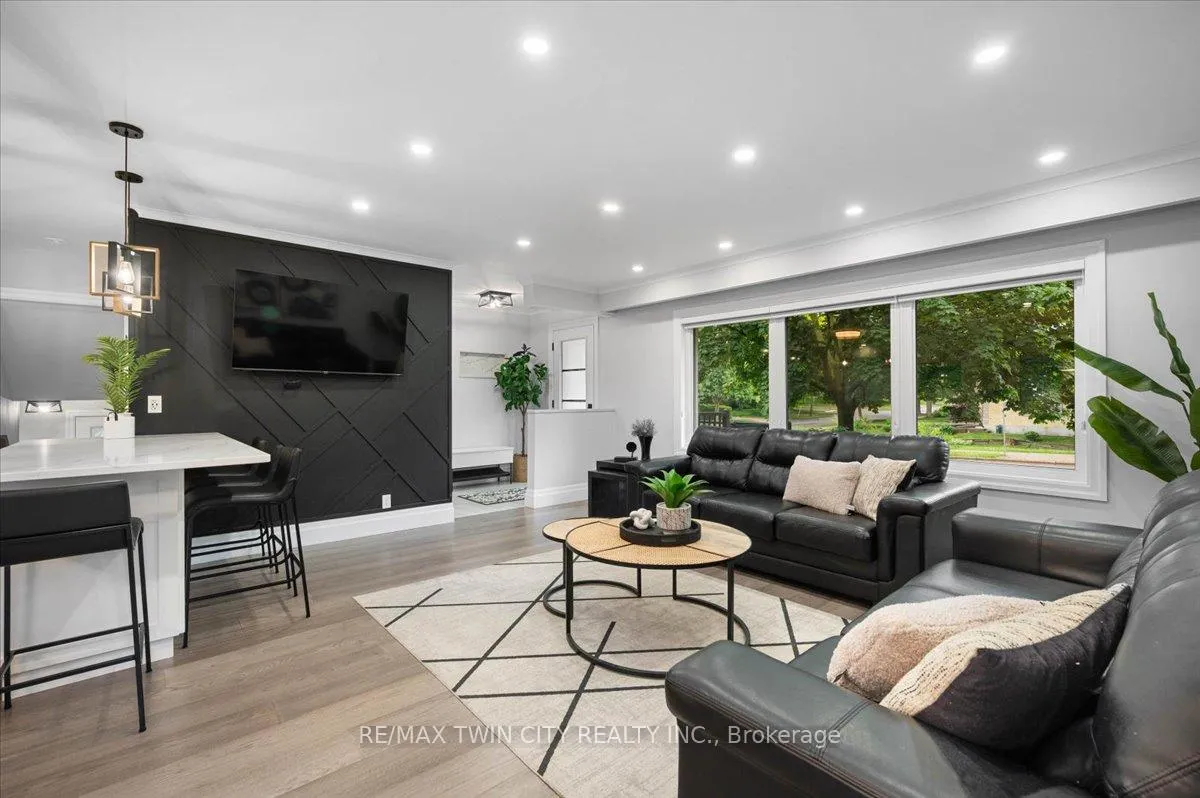 Photo 17 of 162 Greenbrook Drive, Kitchener, Meinzinger — HOMEH