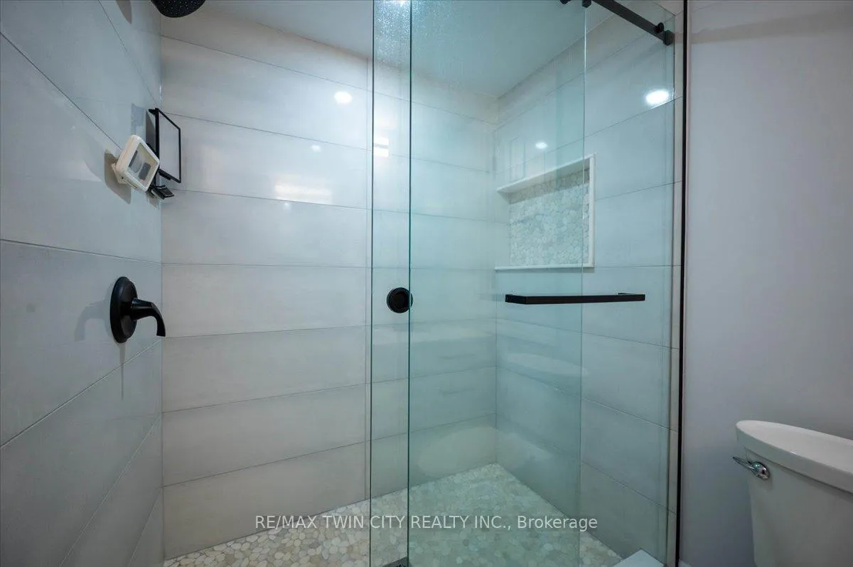 Photo 21 of 162 Greenbrook Drive, Kitchener, Meinzinger — HOMEH