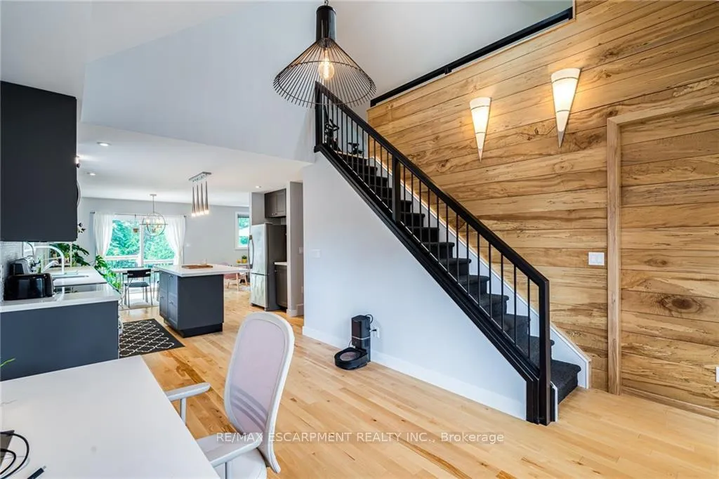 Photo 6 of 125 Breadalbane Street, Hamilton, Strathcona — HOMEH
