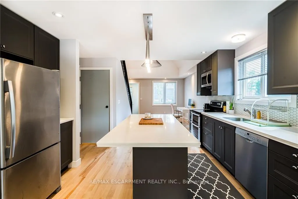 Photo 9 of 125 Breadalbane Street, Hamilton, Strathcona — HOMEH