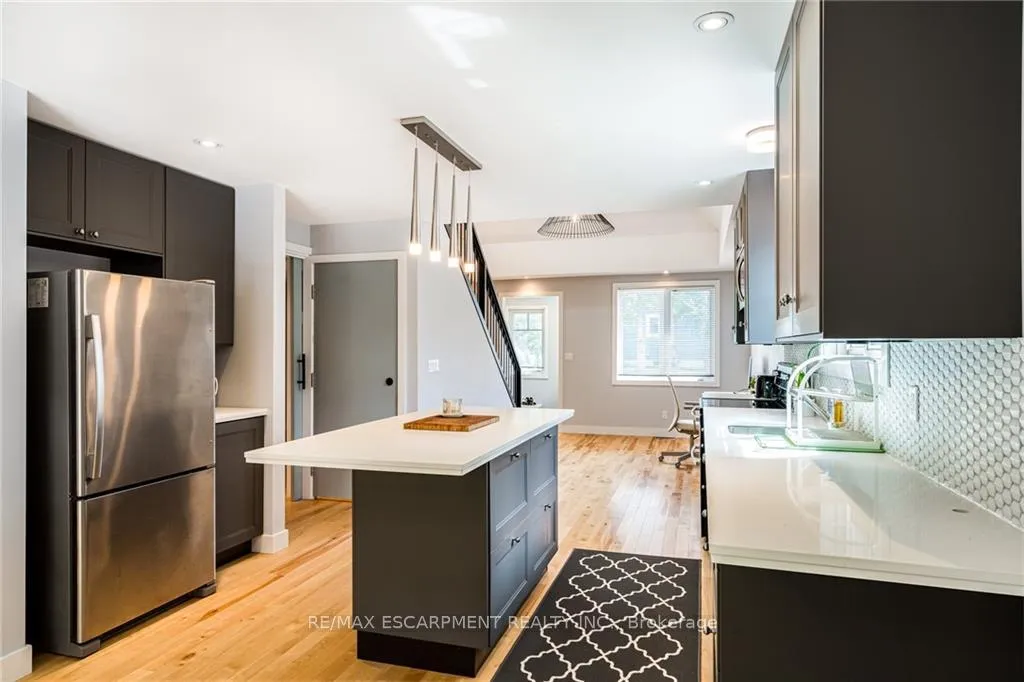 Photo 10 of 125 Breadalbane Street, Hamilton, Strathcona — HOMEH