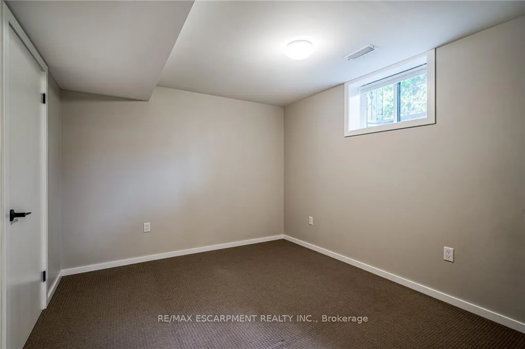 Photo 33 of 125 Breadalbane Street, Hamilton, Strathcona — HOMEH