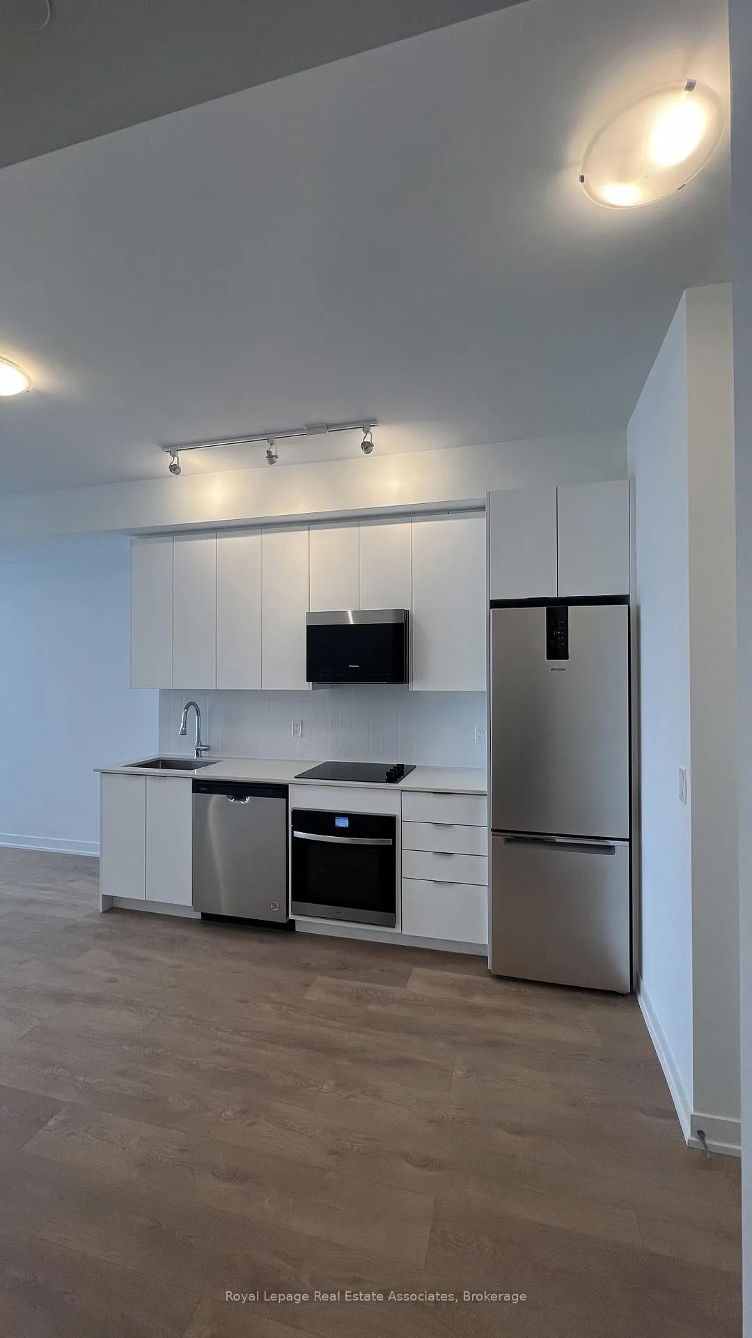 Photo 6 of Unit 521, 498 Caldari Road, Vaughan, Concord — HOMEH