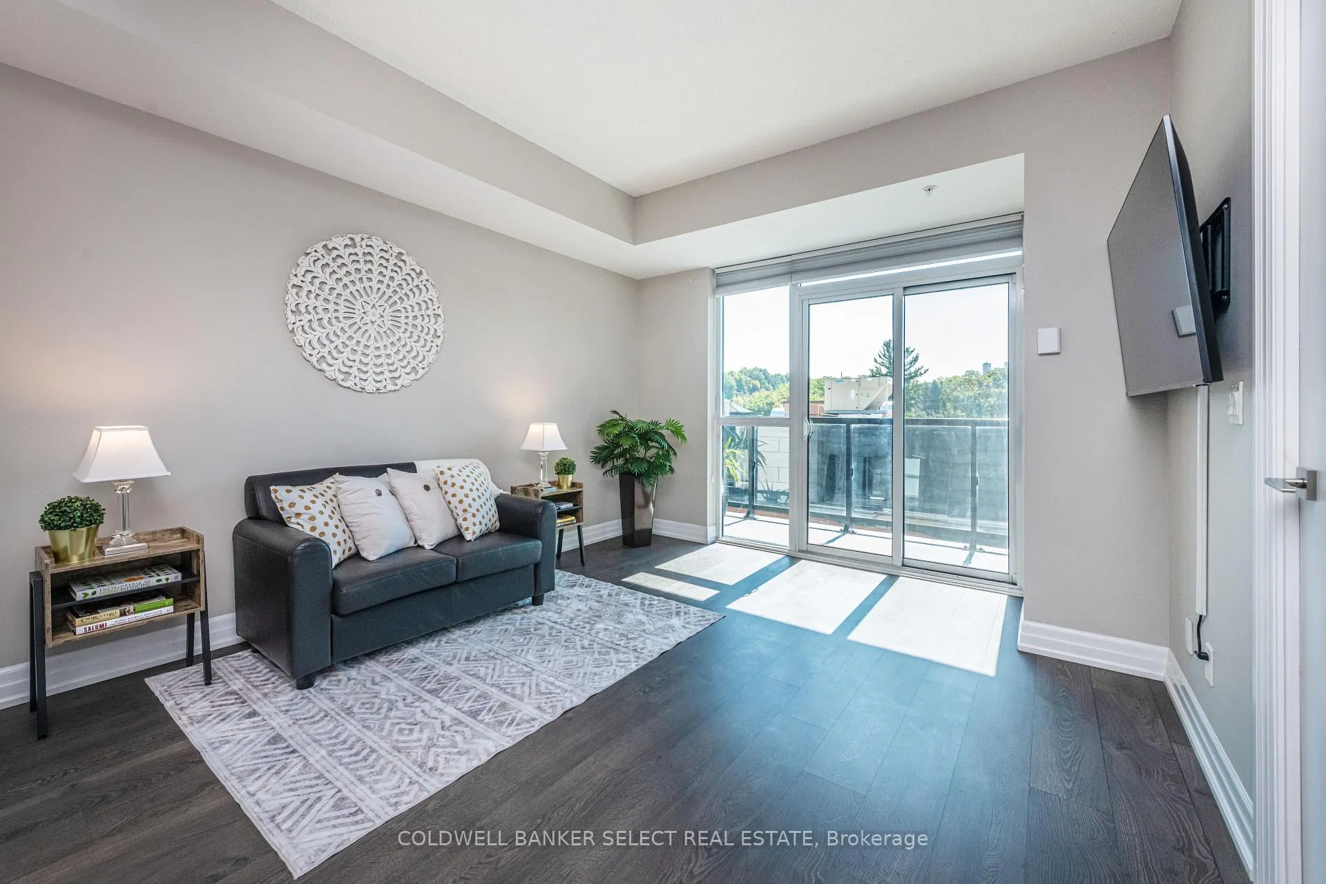 Photo 8 of Unit 403, 50 Ann Street, Caledon, Bolton West — HOMEH