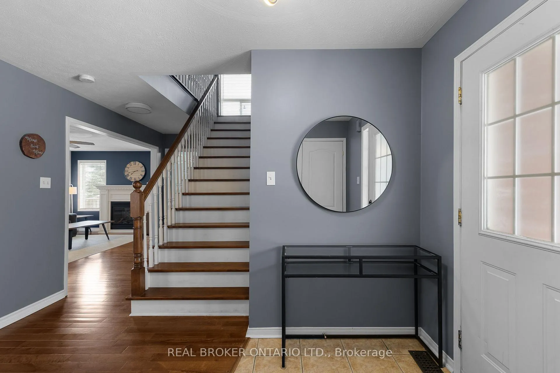 Photo 3 of 27 Vanessa Drive, Orillia — HOMEH