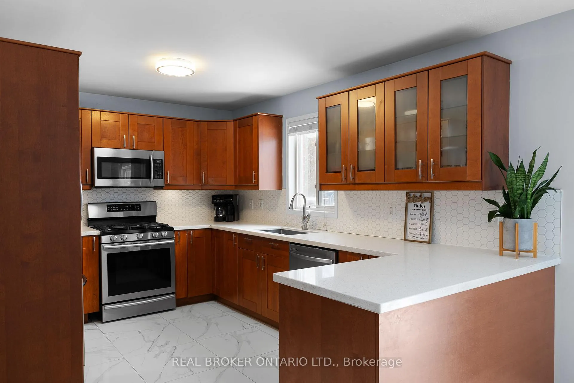Photo 9 of 27 Vanessa Drive, Orillia — HOMEH