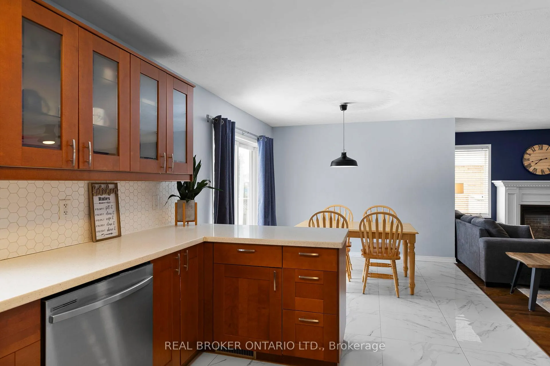 Photo 12 of 27 Vanessa Drive, Orillia — HOMEH