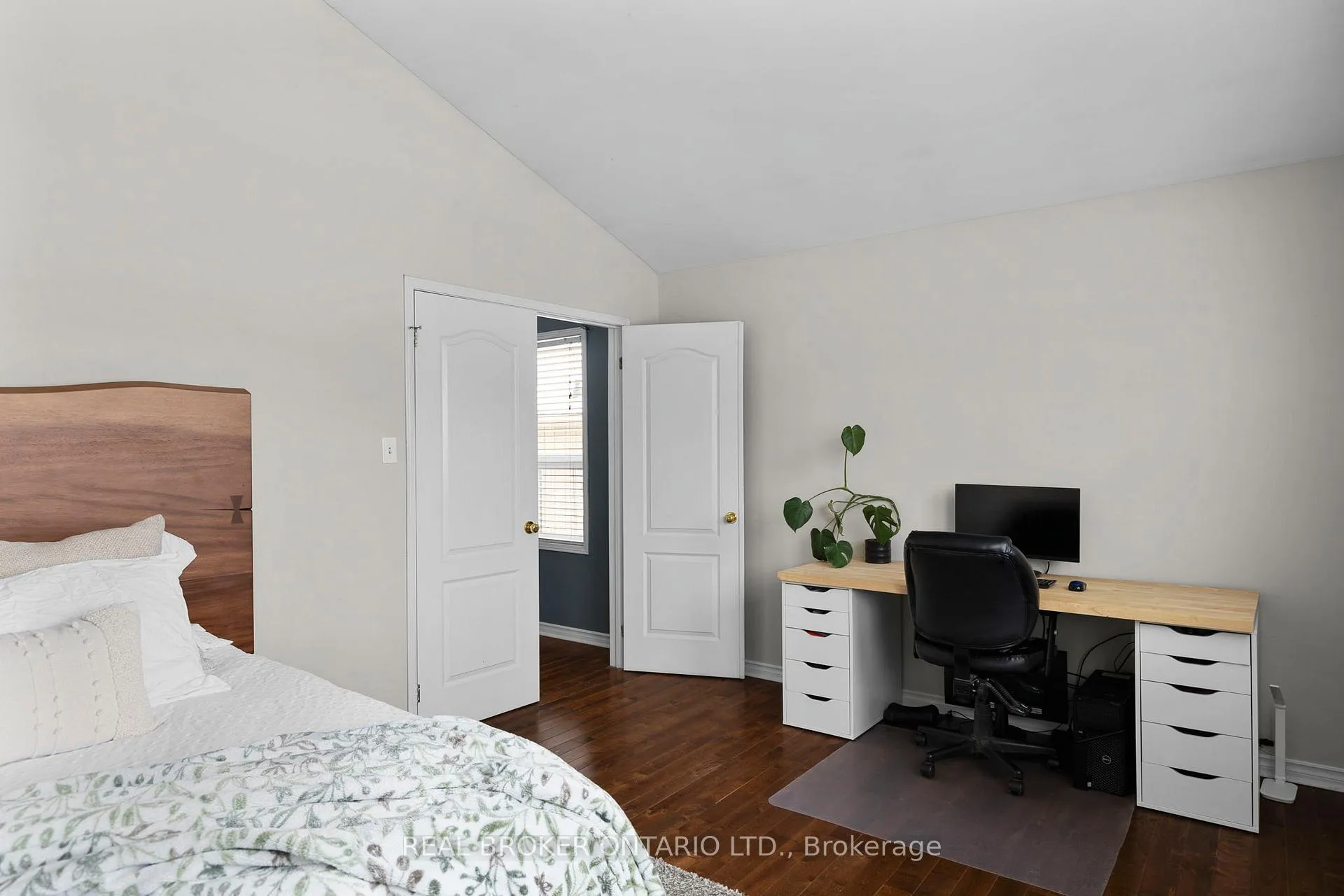 Photo 18 of 27 Vanessa Drive, Orillia — HOMEH