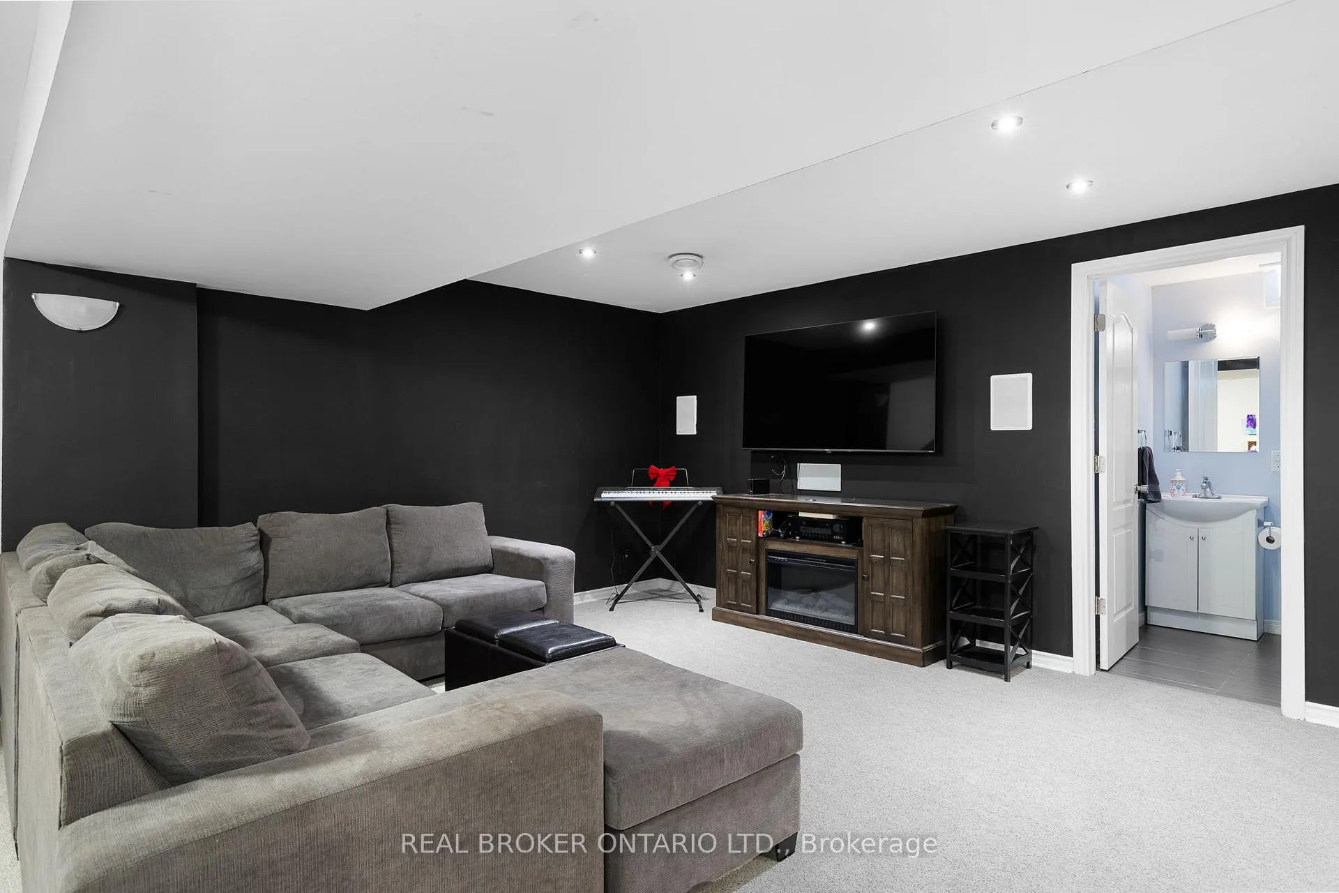 Photo 26 of 27 Vanessa Drive, Orillia — HOMEH
