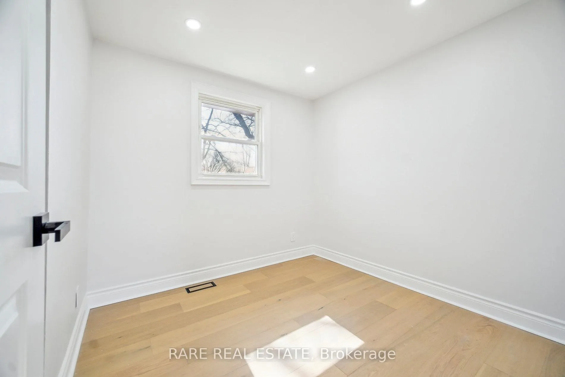 Photo 10 of 314 Laughton Crescent, Strathroy-Caradoc, SW — HOMEH