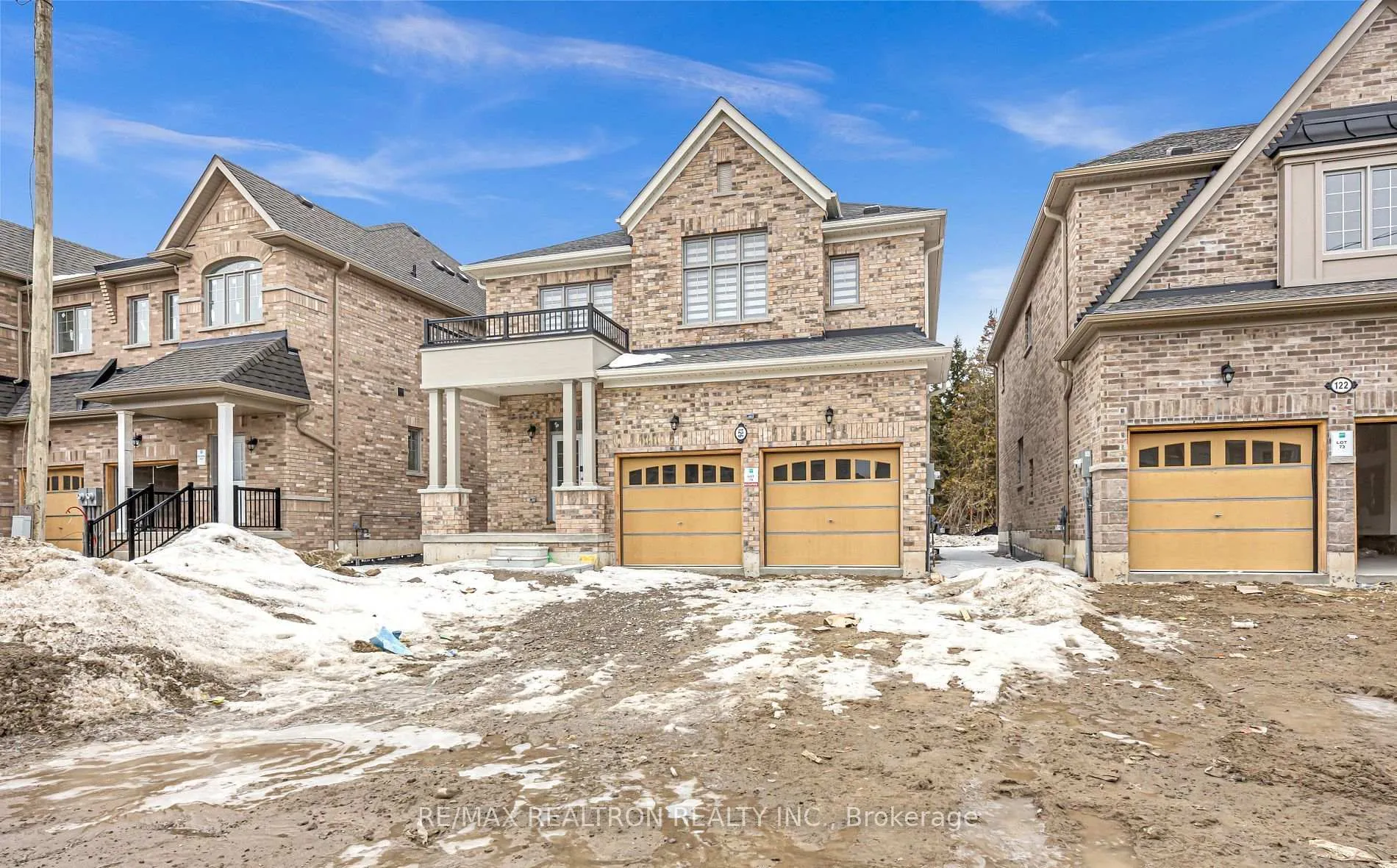 Photo 2 of 126 North Garden Boulevard, Scugog, Port Perry — HOMEH