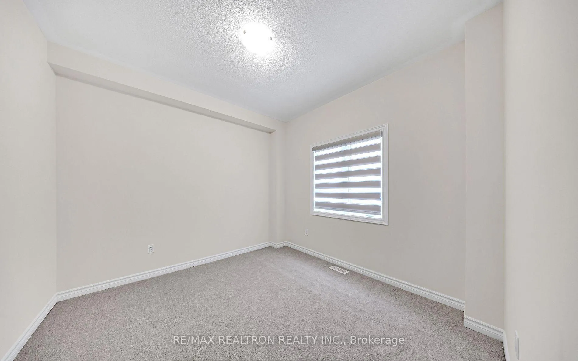 Photo 15 of 126 North Garden Boulevard, Scugog, Port Perry — HOMEH