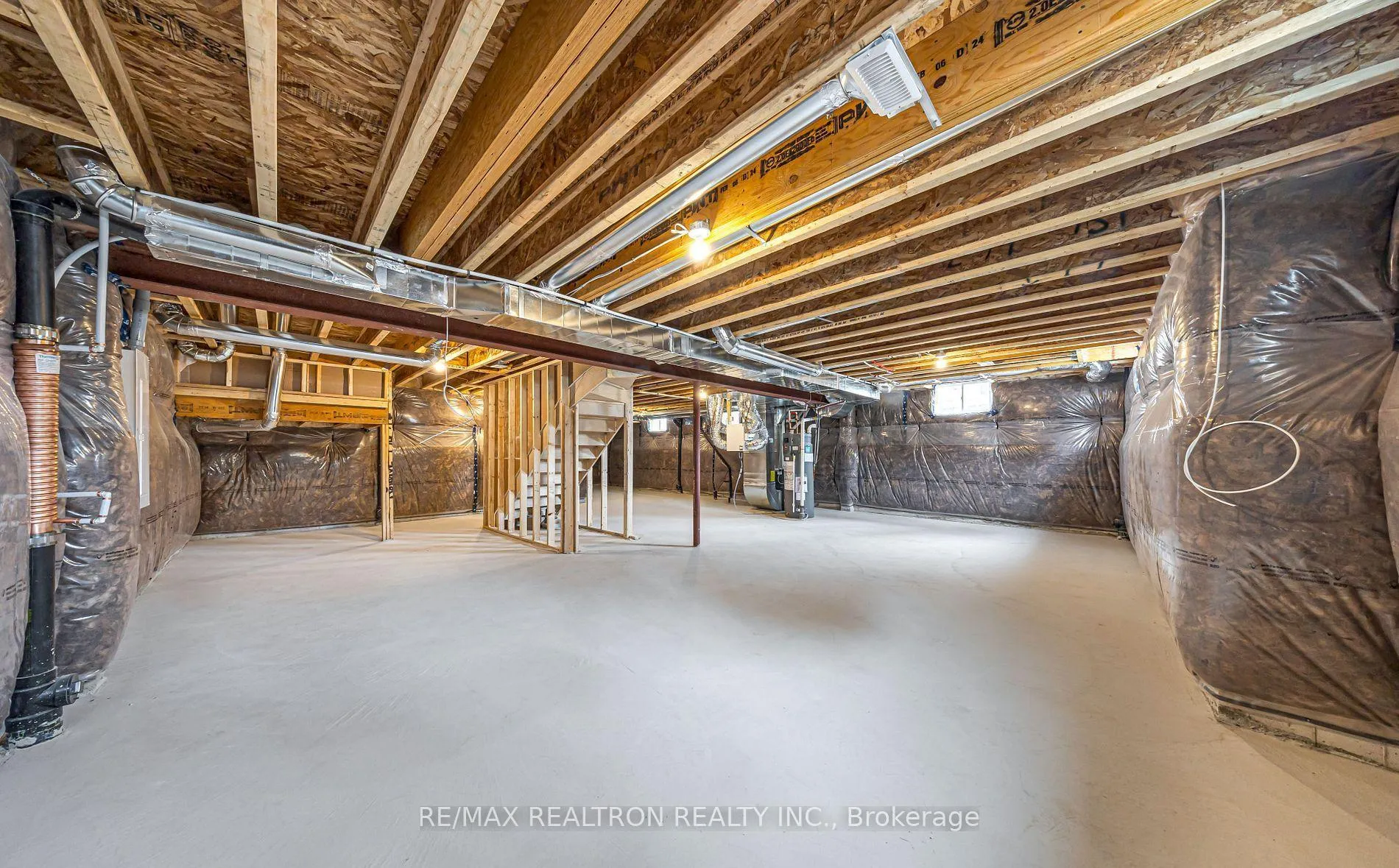 Photo 32 of 126 North Garden Boulevard, Scugog, Port Perry — HOMEH