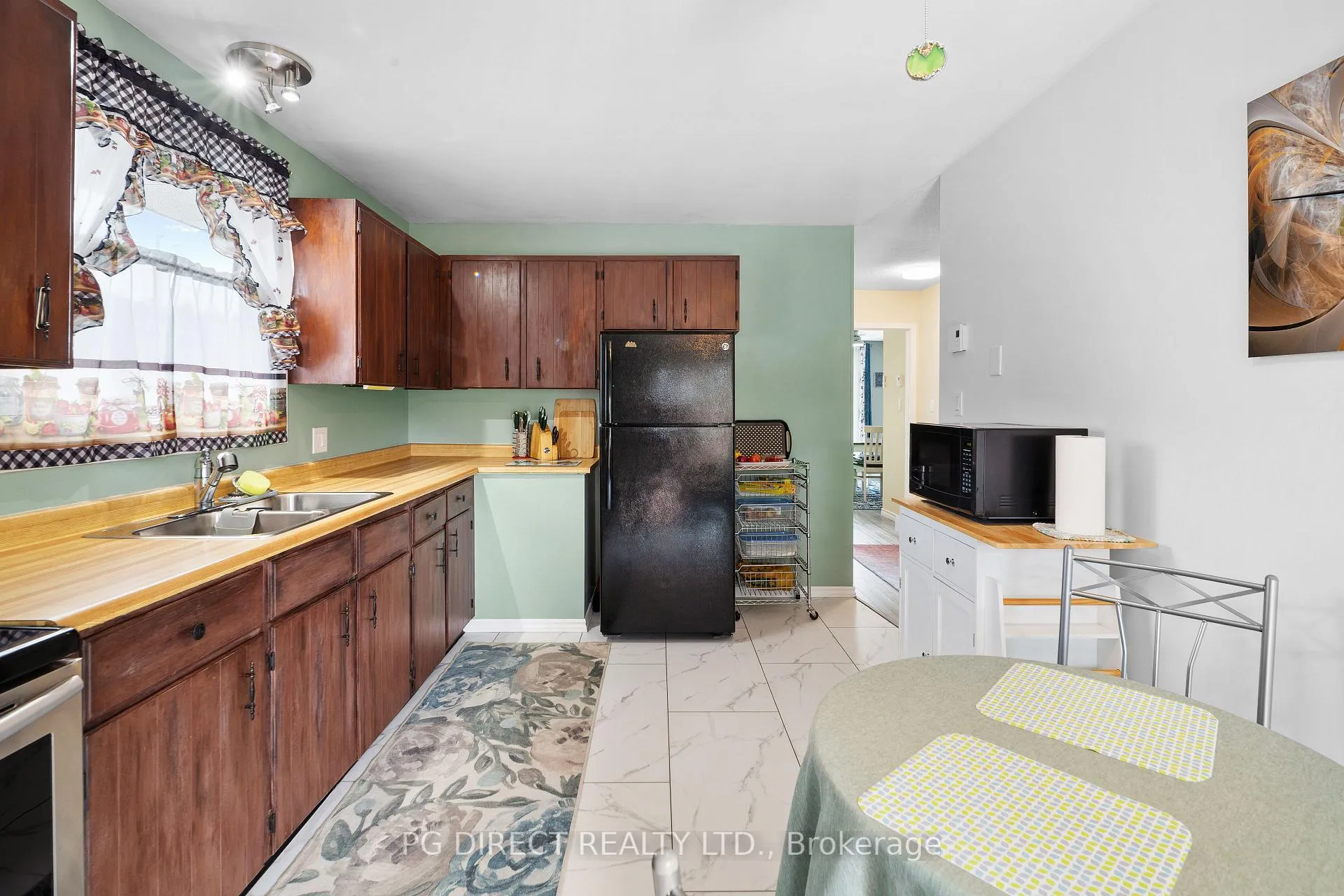 Photo 3 of 4 Plumtree Place, North Bay, Ferris — HOMEH