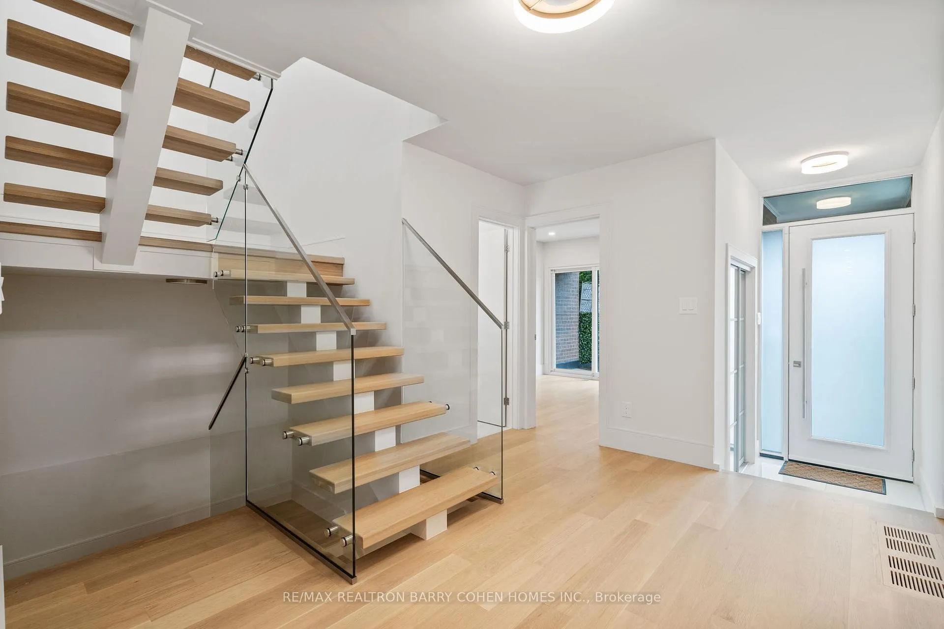 Photo 4 of 9 Gilgorm Road, Toronto, Forest Hill North — HOMEH