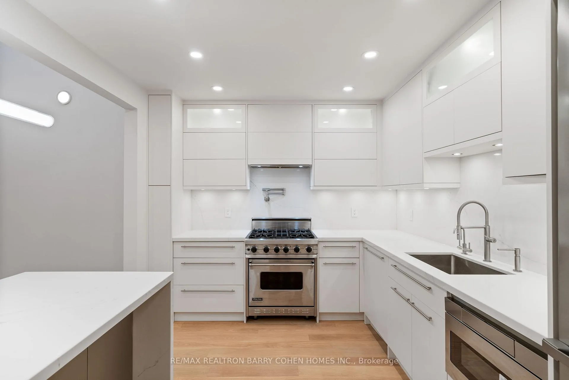 Photo 13 of 9 Gilgorm Road, Toronto, Forest Hill North — HOMEH