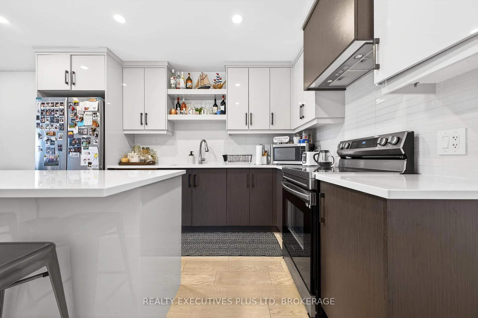 Photo 20 of 7446 Parkside Road, Niagara Falls, Brown — HOMEH