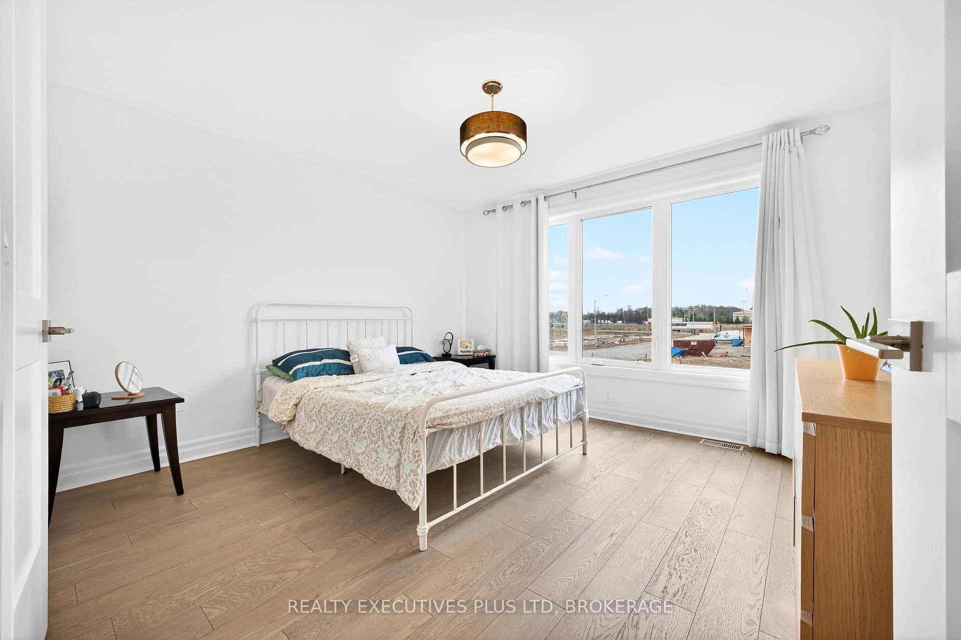 Photo 22 of 7446 Parkside Road, Niagara Falls, Brown — HOMEH